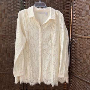ISAAC MIZRAHI woman’s lace blouse